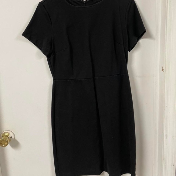 Short sleeve dress - Picture 1 of 2